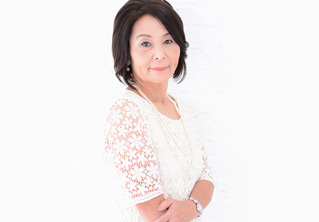 プロによるヘアセットとメイク